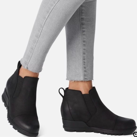 Sorel Shoes - SOREL Evie pull-on black leather booties Size 8